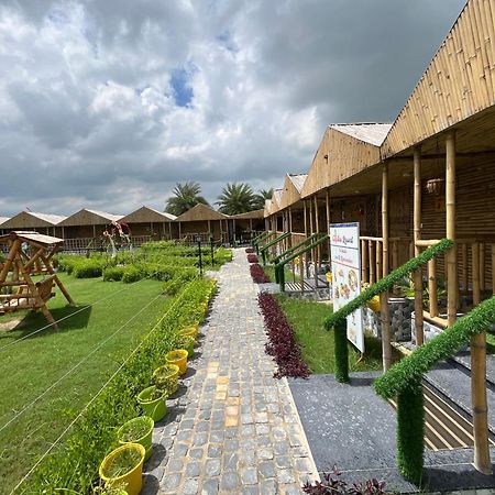 Gopika Resort Вриндавана Экстерьер фото