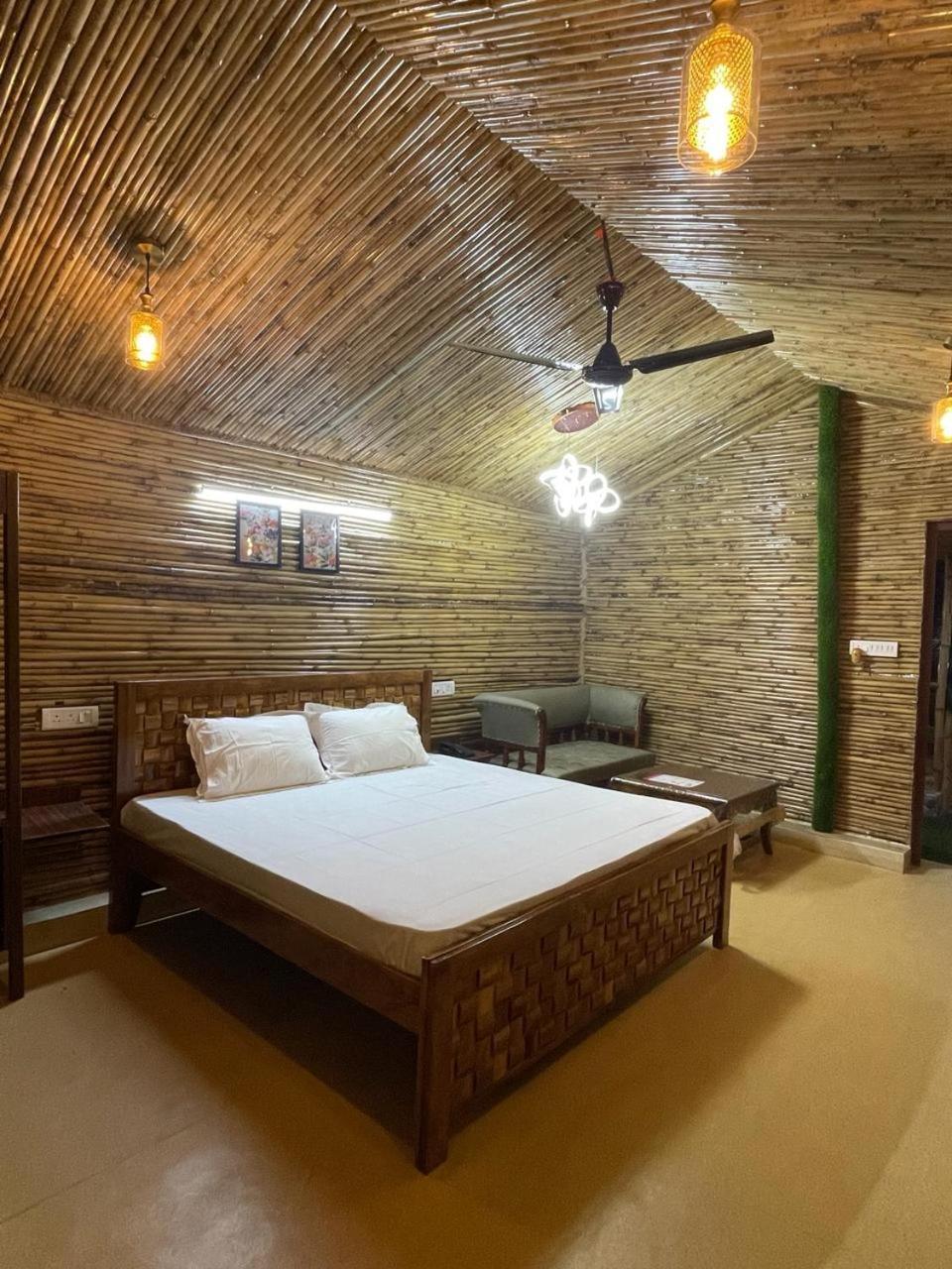 Gopika Resort Вриндавана Экстерьер фото