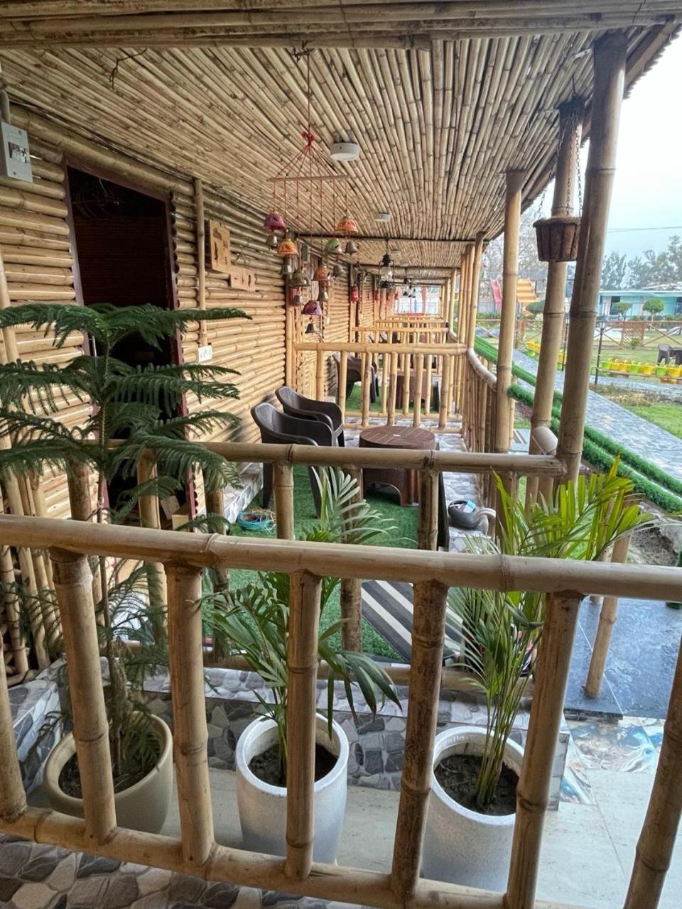 Gopika Resort Вриндавана Экстерьер фото