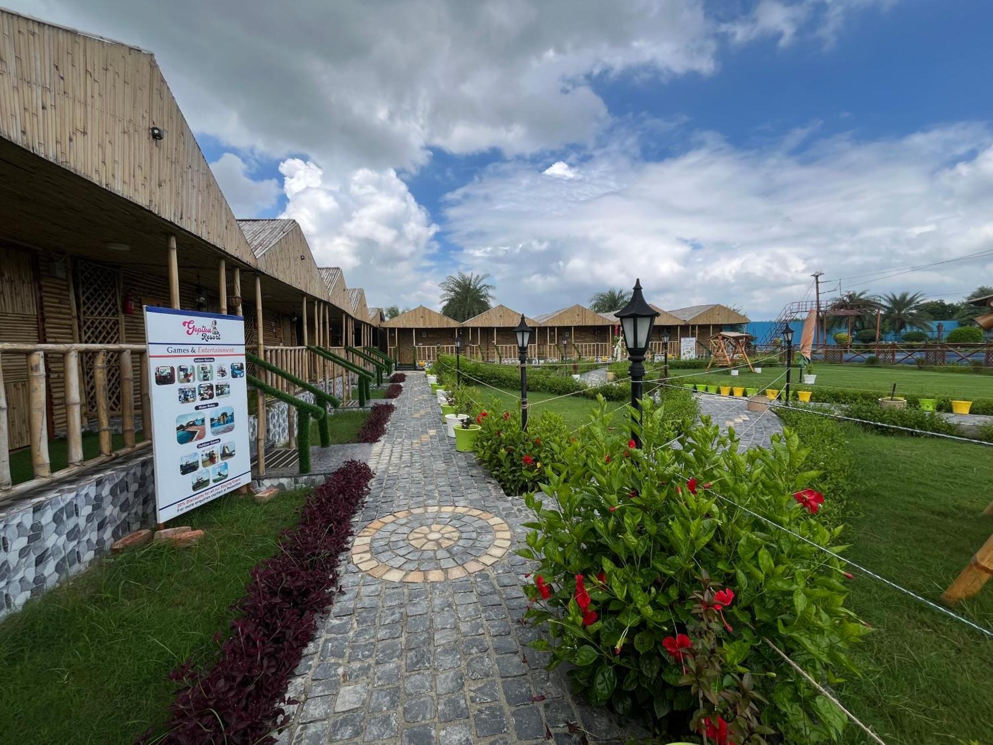 Gopika Resort Вриндавана Экстерьер фото