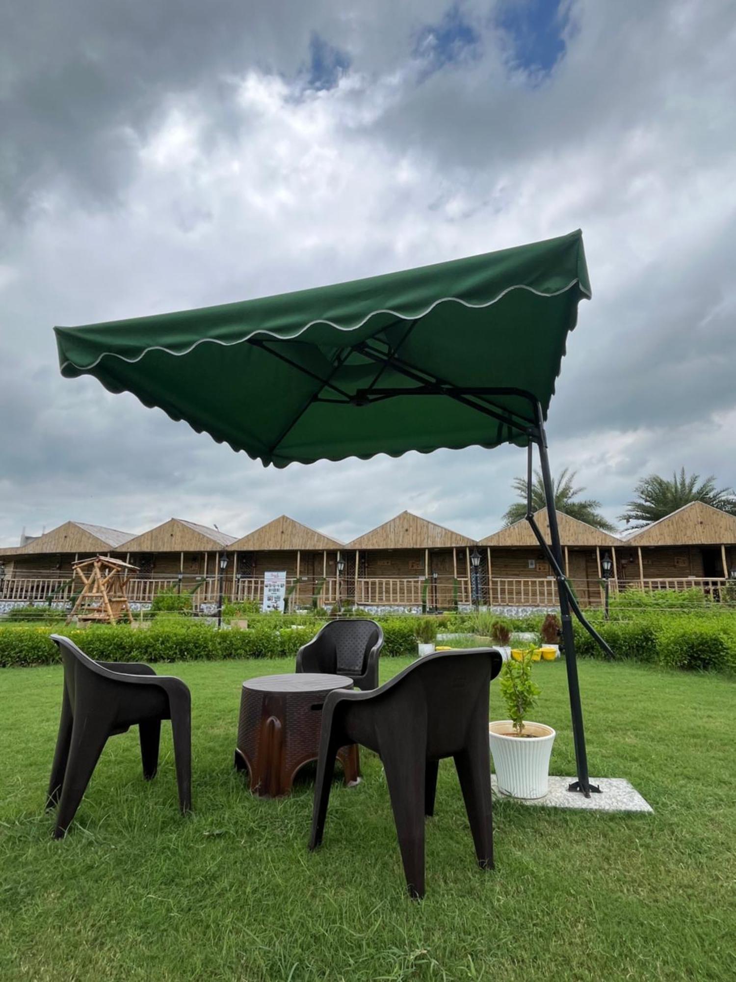 Gopika Resort Вриндавана Экстерьер фото